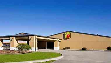 Super 8 by Wyndham Charleston/Sikeston East MO in Charleston, MO