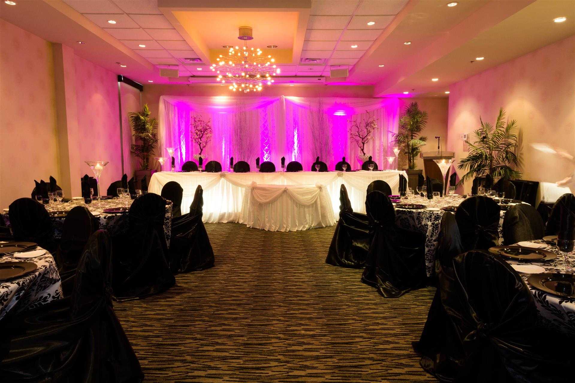 C Hotel by Carmen’s, BW Premier Collection в Hamilton, ON