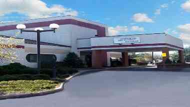 Compare Inn and Suites Covington em Covington, VA