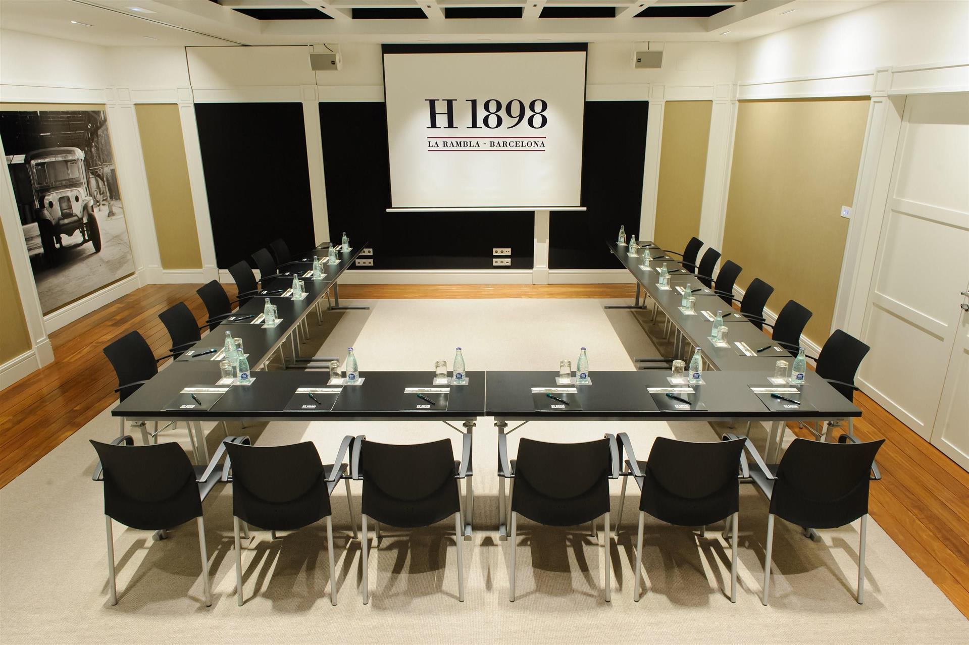 ミーティングルームの画像