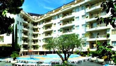 圣诞老人苏珊娜, ES 的 Hotel Montagut