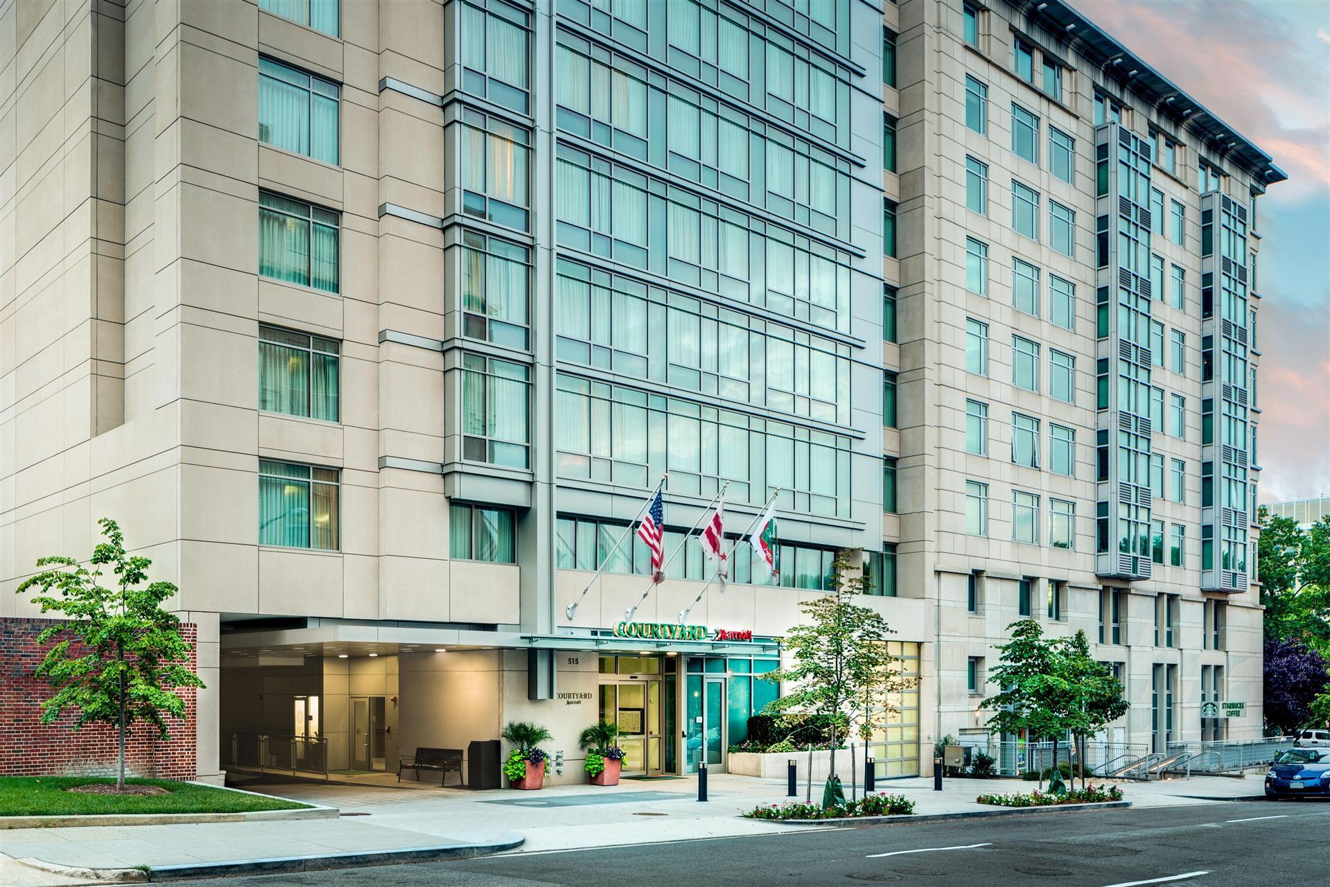 Courtyard by Marriott Washington, DC/Foggy Bottom image