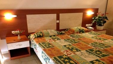 Messonghi Beach Hotel i Corfu, GR