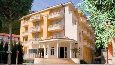 Hotel Bella Vista в Drvenik, HR