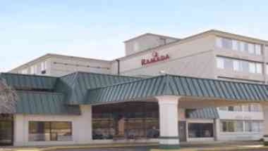 Ramada by Wyndham Rochelle Park Near Paramus в Rochelle Park, NJ