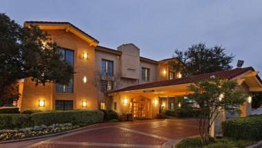 La Quinta Inn by Wyndham San Antonio I-35 N at Toepperwein image