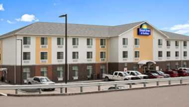 Belmont, OH의 Days Inn & Suites by Wyndham Belmont