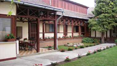 Hotel Fama в Hodmezovasarhely, HU