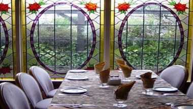 Four Mile Bar & Grill, Liquor Store в Victoria, BC