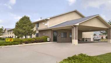 Super 8 by Wyndham Greeley a Greeley, CO