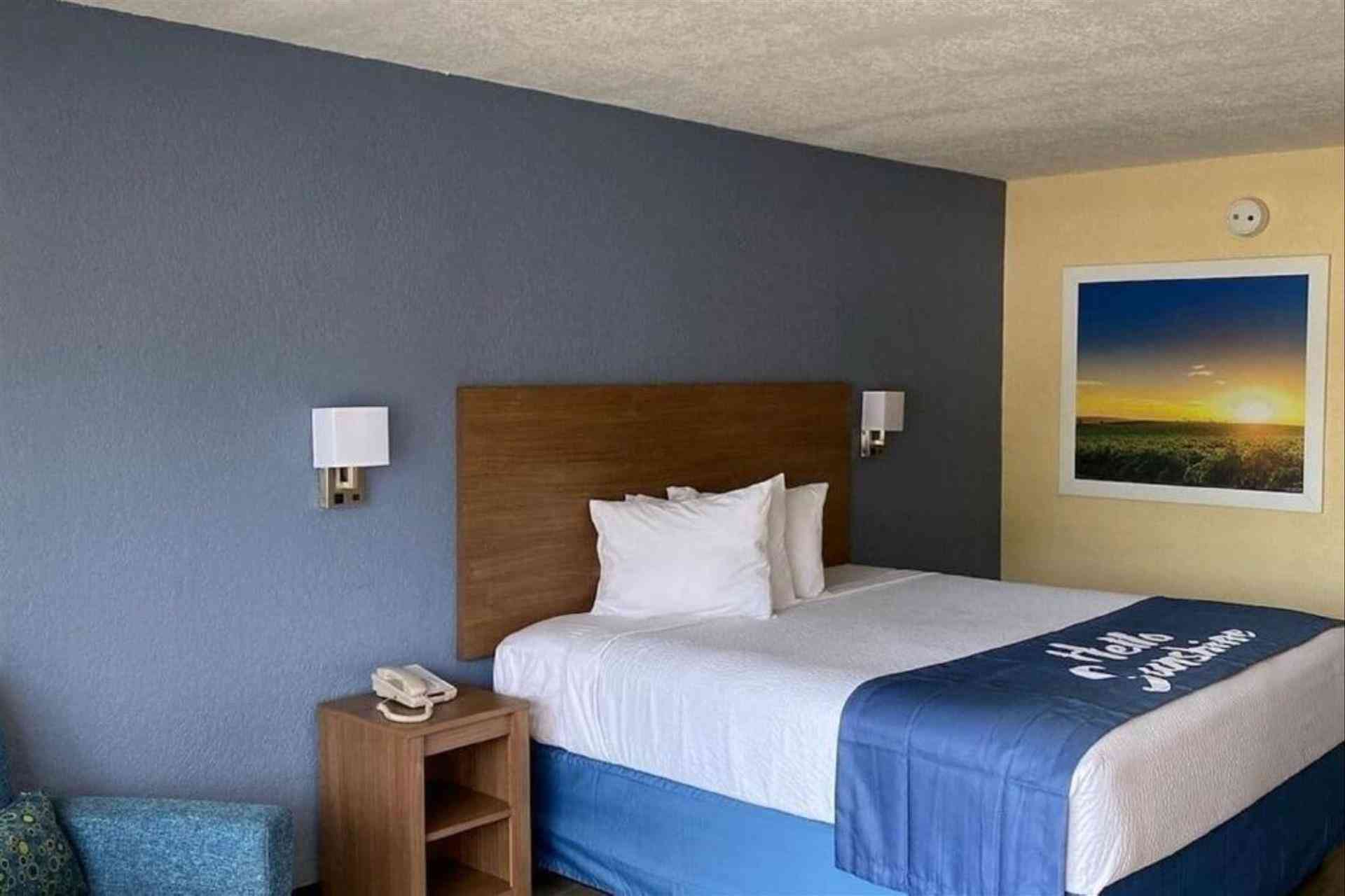 Days Inn by Wyndham Apopka/Orlando в APOPKA, FL