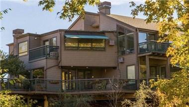 The Inn On Oak Creek image