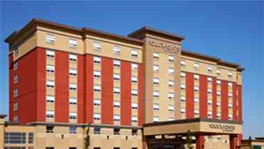 Four Points by Sheraton Edmonton Gateway в Edmonton, AB