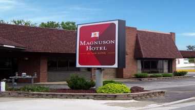 Magnuson Hotel By The River a Marietta, OH