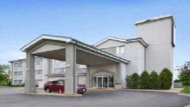 Sleep Inn near Great Lakes Naval Base в Lake Bluff, IL