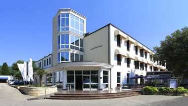 Hotel Park в Punat, HR