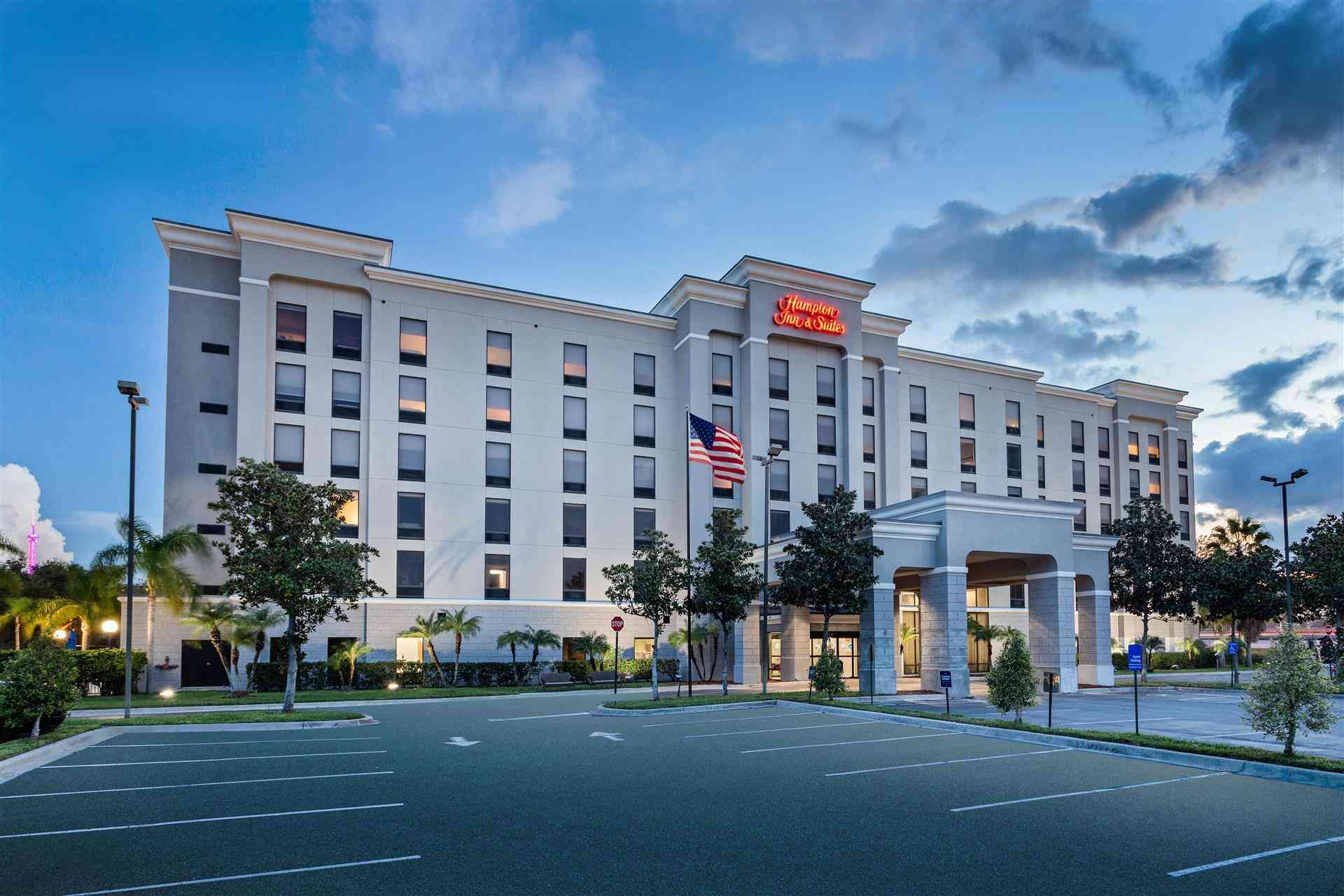 Hampton Inn & Suites Orlando Intl Dr N в Orlando, FL