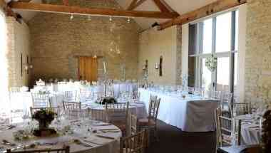 Stratton Court Barn в Bicester, GB1