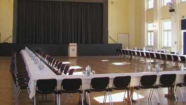 Saalbau Volkshaus Enkheim в Frankfurt, DE