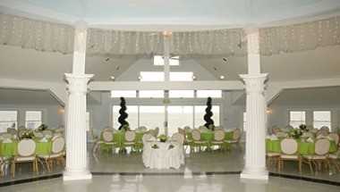 Kurtz's Beach Ltd. i Pasadena, MD