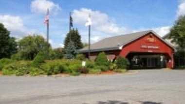 Sturbridge Host Hotel And Conference Center в southbridge, MA