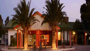 Wagon Wheel Countrty Lodge в Beaufort West, ZA