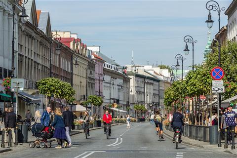 Nowy Świat Street – full of bars and restaurants