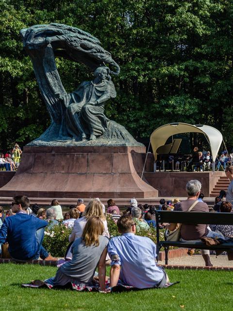 Summer Chopin concerts by the monument of the composer in the Royal Łazienki Museum