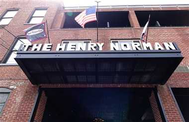 Henry Norman Hotel в Brooklyn, NY