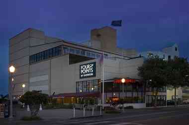 Four Points by Sheraton Virginia Beach Oceanfront в Virginia Beach, VA