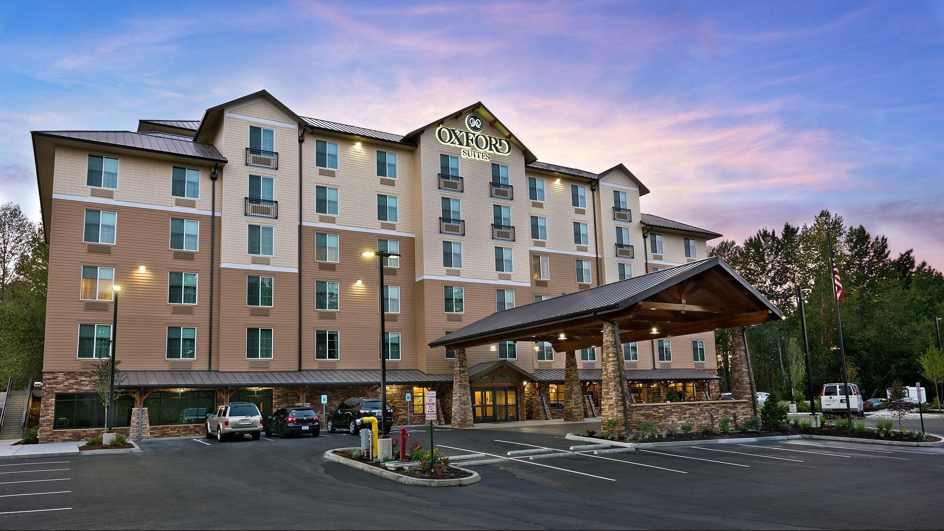 Oxford Suites Bellingham image