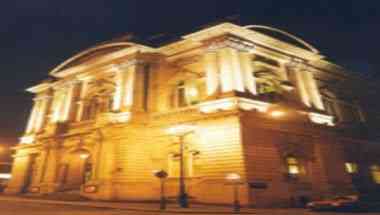 Huddersfield Town Hall в Huddersfield, GB1