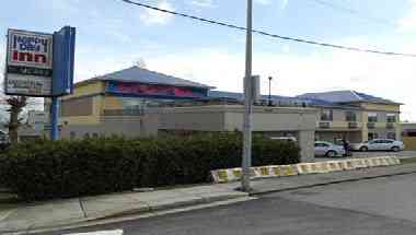 Happy Day Inn a Burnaby, BC