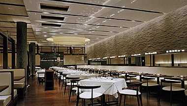 Toku Modern Asian в Manhasset, NY