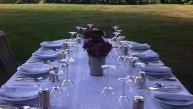 Burvale House в Walton-on-Thames, GB1