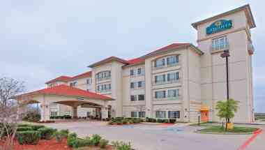 La Quinta Inn & Suites by Wyndham Gainesville em Gainesville, TX