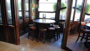 The Local em Minneapolis, MN