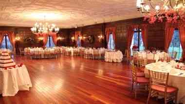 NYIT de Seversky Mansion at New York Institute of Technology в Old Westbury, NY