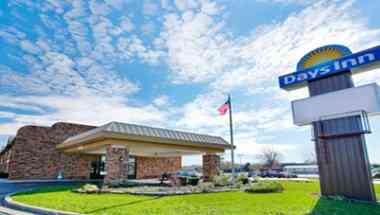 Days Inn by Wyndham Anderson IN a Anderson, IN