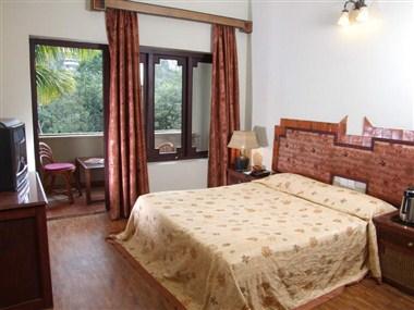 Green Gates Hotel в Kalpetta, IN