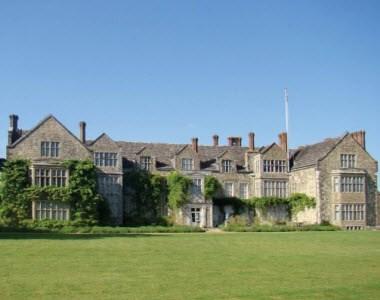 Parham House & Gardens i Pulborough, GB1