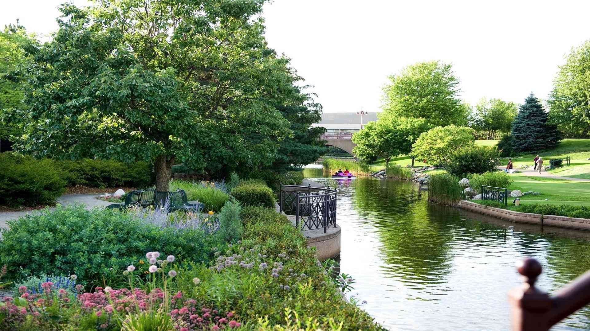 Explore Edina in Edina, MN