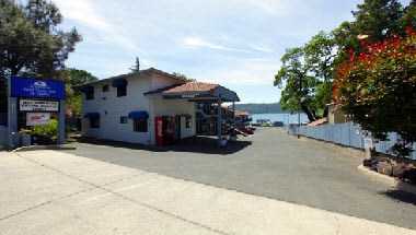 Americas Best Value Inn & Suites Clearlake Wine Country в Clearlake, CA