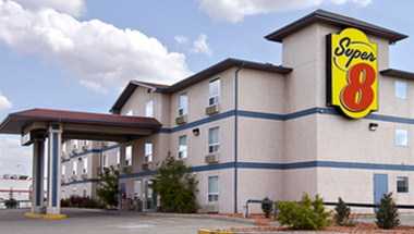 Super 8 by Wyndham Whitecourt в Whitecourt, AB