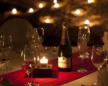 Bhaya Cruises Ha Long Bay a Hanoi, VN