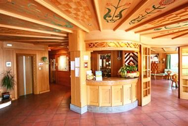 Hotel Cima Dodici a Vigo di Fassa, IT