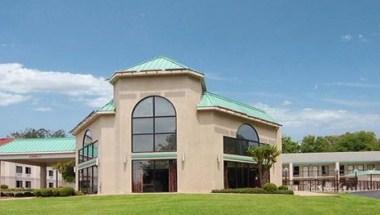 Quality Inn Commerce image