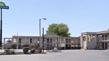 Days Inn by Wyndham Hurricane Mills в Hurricane Mills, TN