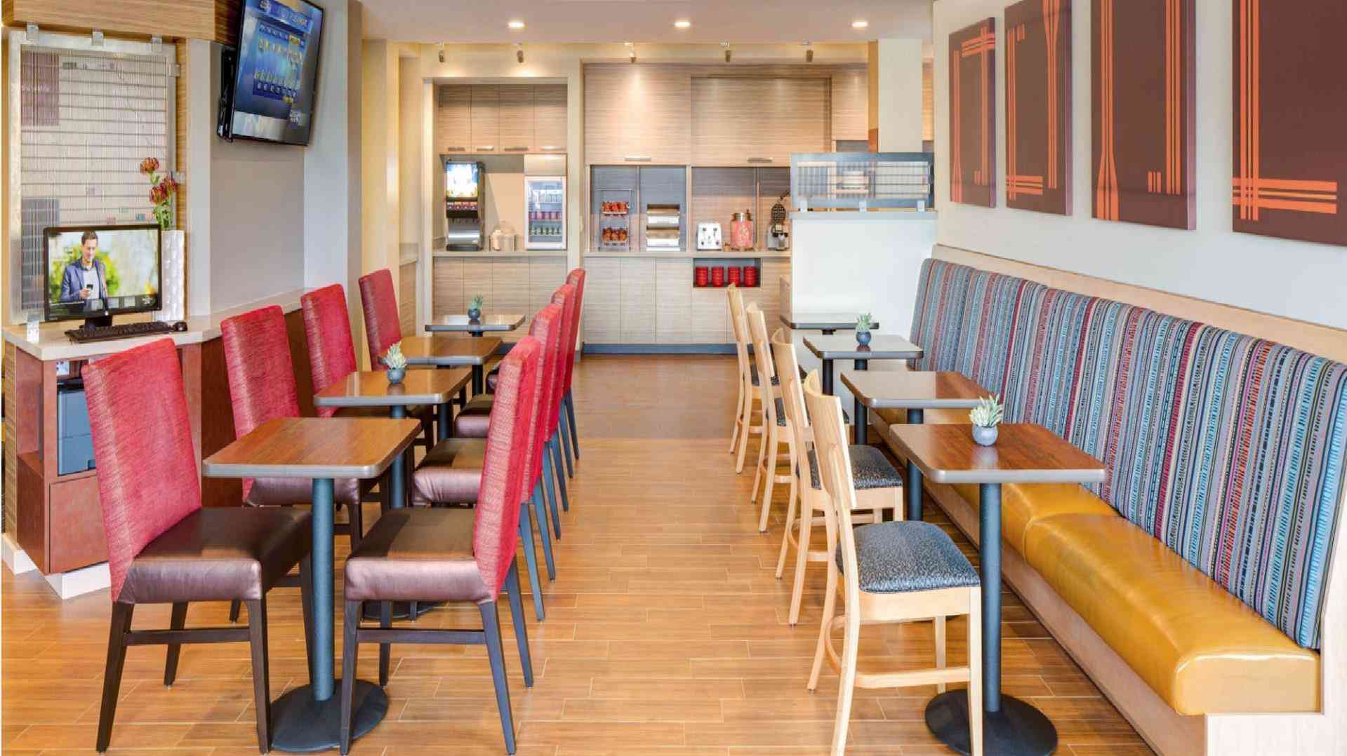 TownePlace Suites by Marriott Hays в Hays, KS