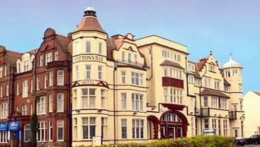 The Cliftonville Hotel a Cromer, GB1